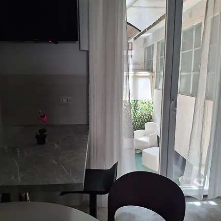 Semesterbostad Niceta House